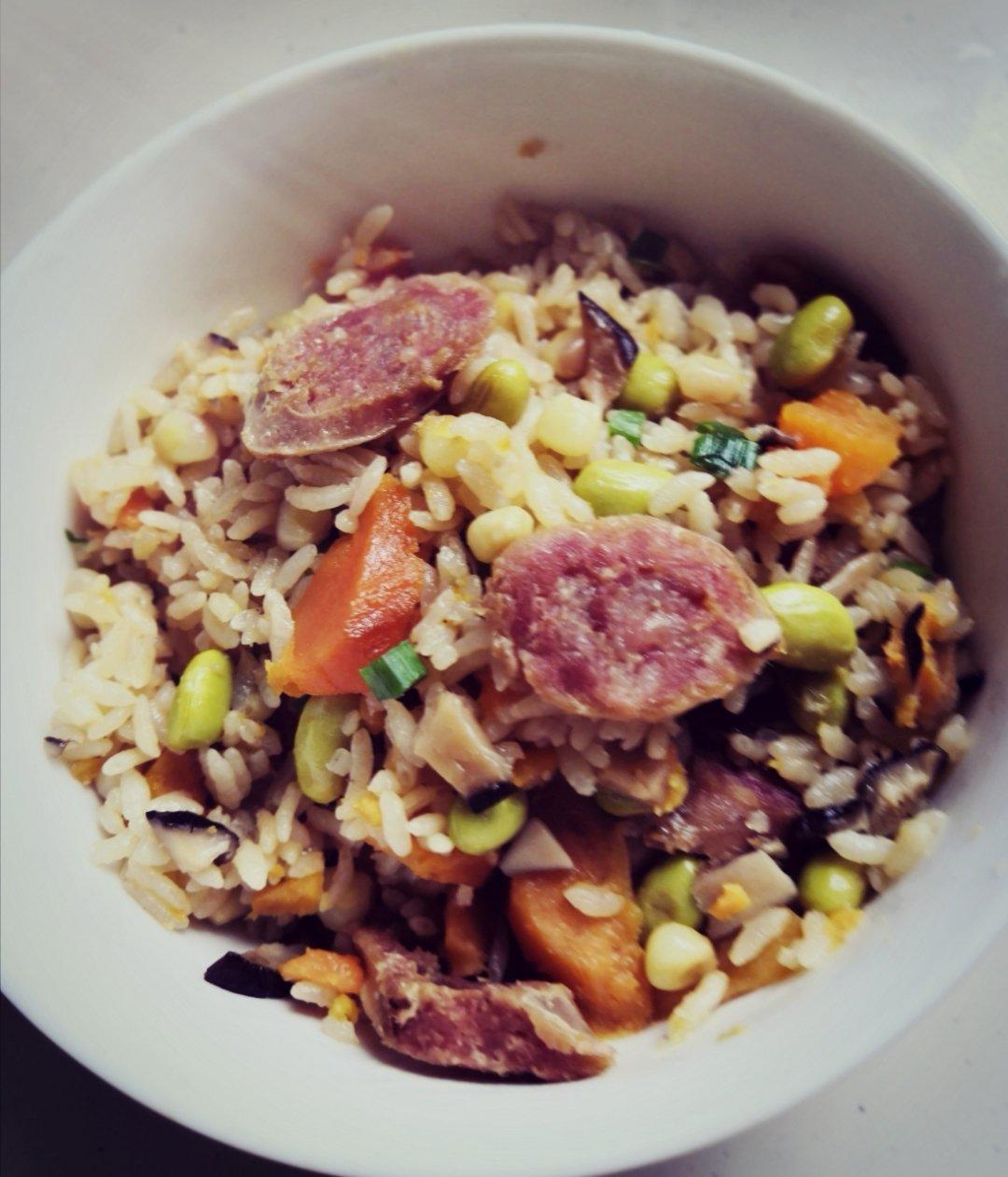 懒人必备～电饭煲腊肠焖饭