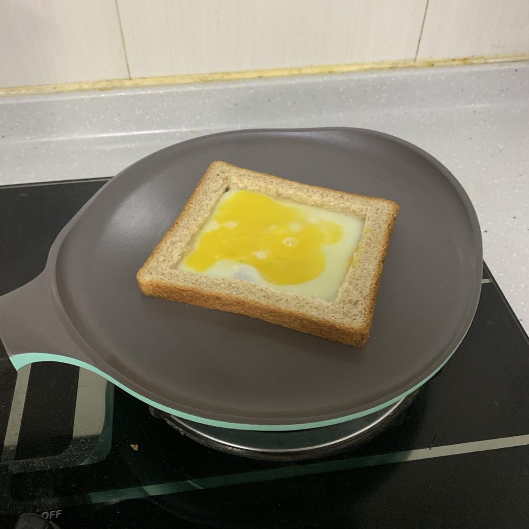 荷包蛋土司