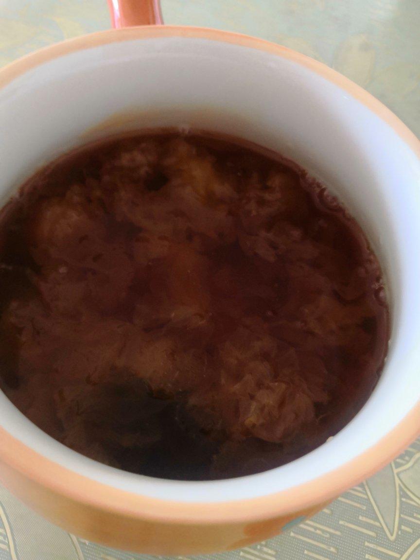 冰糖银耳红枣汤