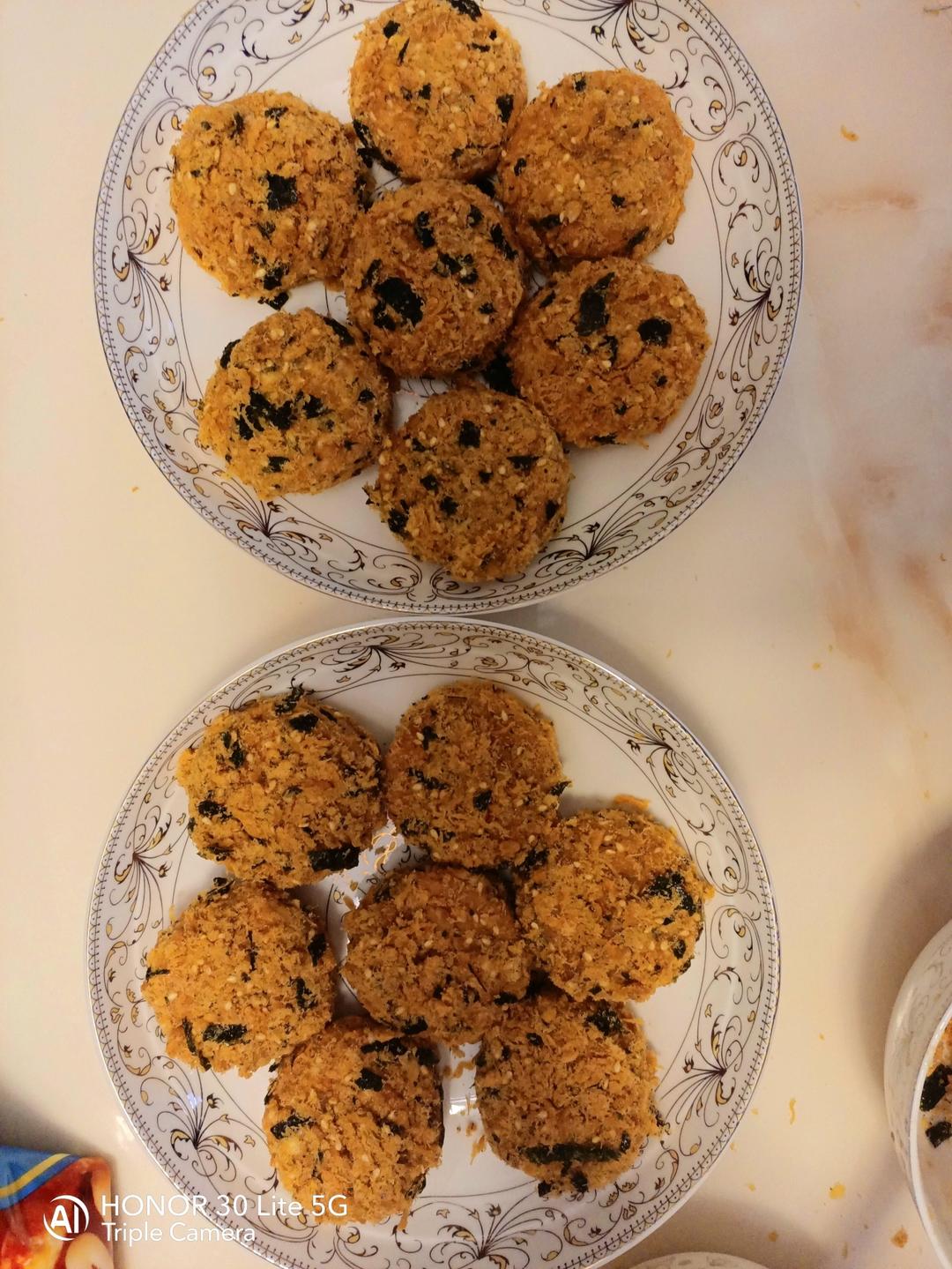朋友都说比鲍师傅好吃的海苔肉松小贝