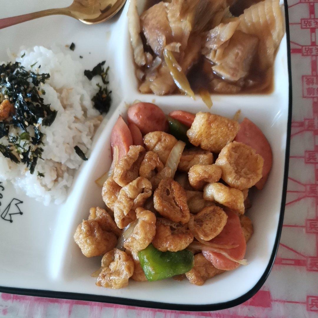 豆腐泡炒辣椒