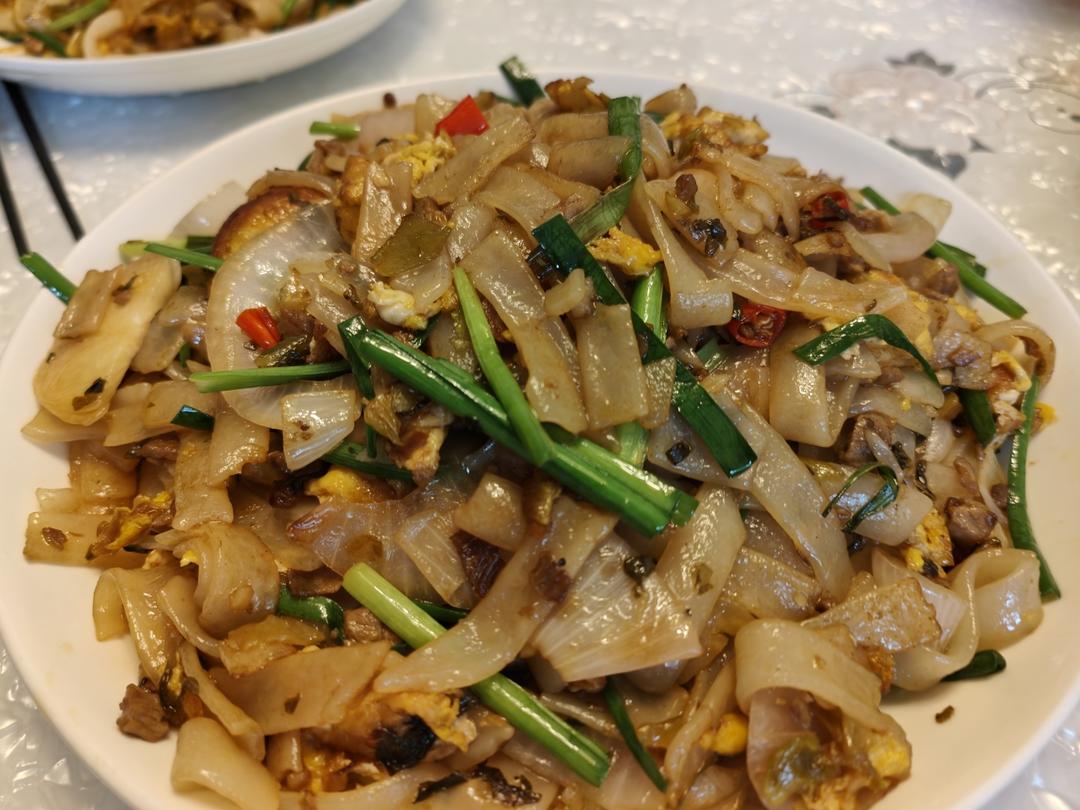 路边摊的炒河粉