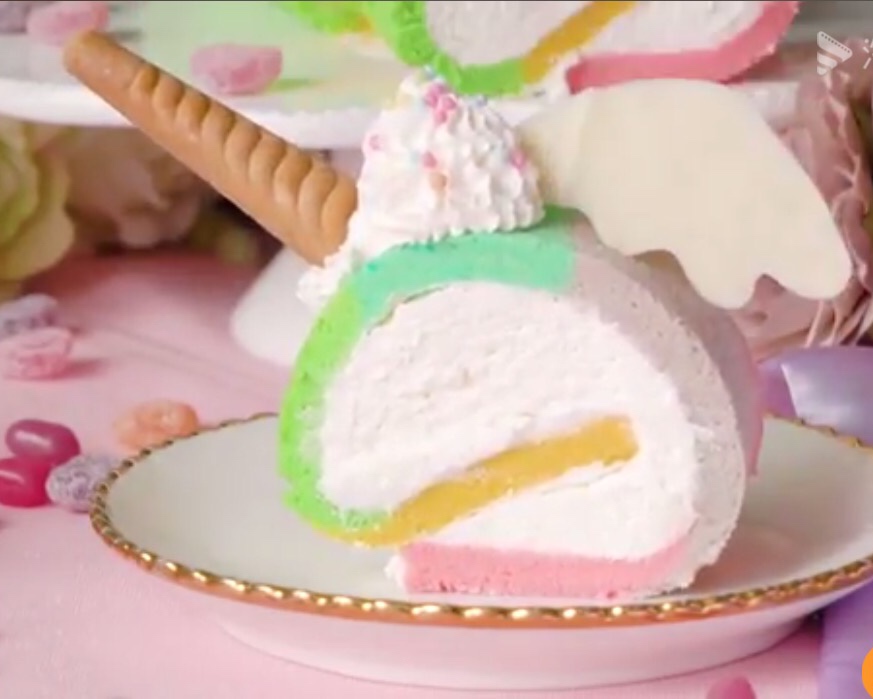 彩虹獨角獸蛋糕捲的做法