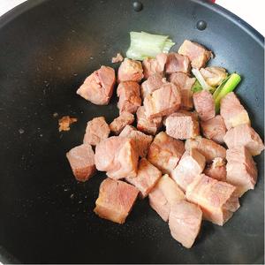 土豆炖牛肉，鲜香入味，好吃到汤都不剩的做法 步骤8