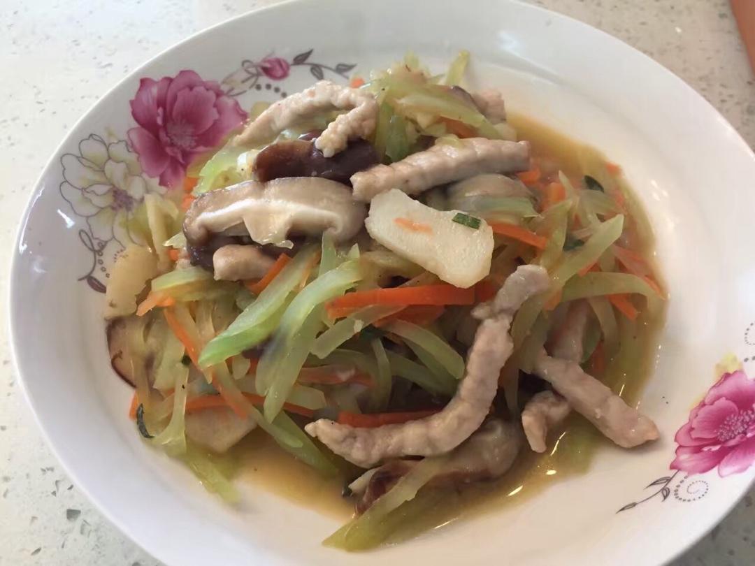 超简单的莴笋炒肉