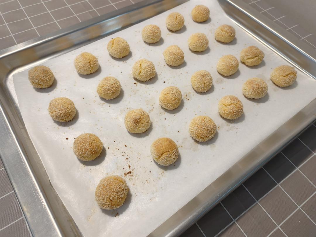 椰香浓郁的黄金椰蓉球