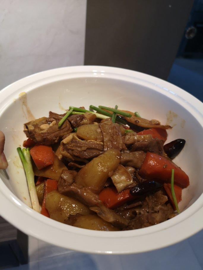 酥而不腻的红烧羊排