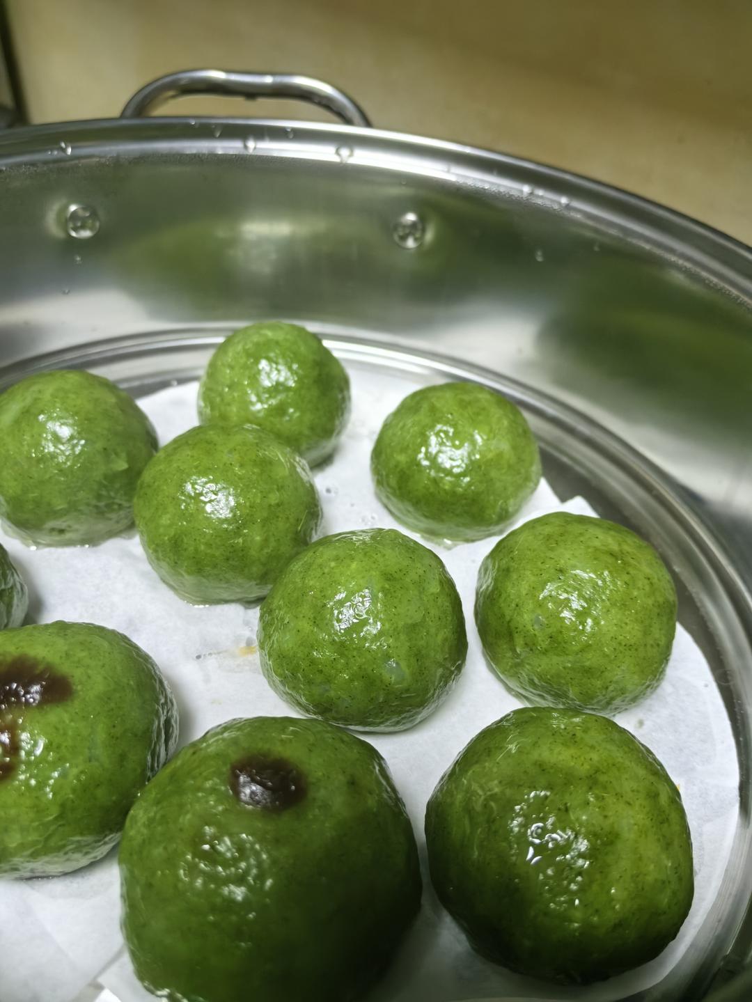 清明必吃的艾草青团