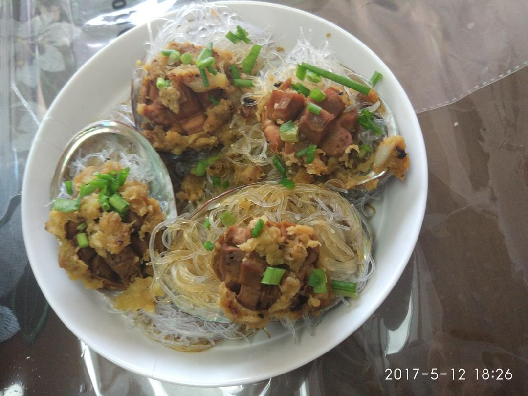 蒜蓉粉丝蒸鲍鱼