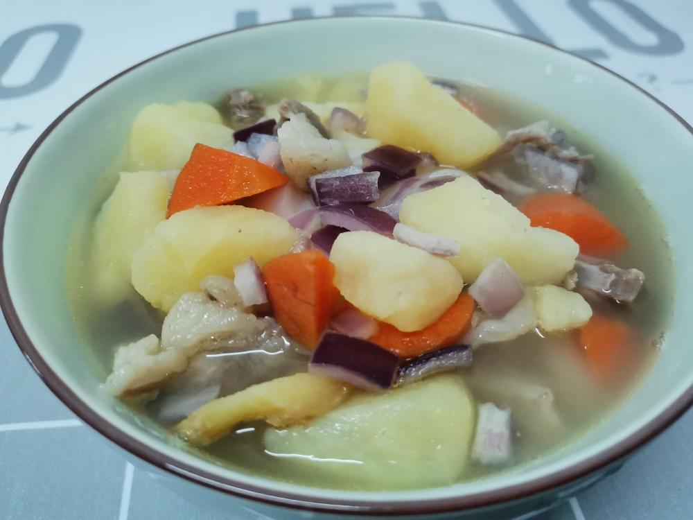 暖胃羊肉土豆哨子面
