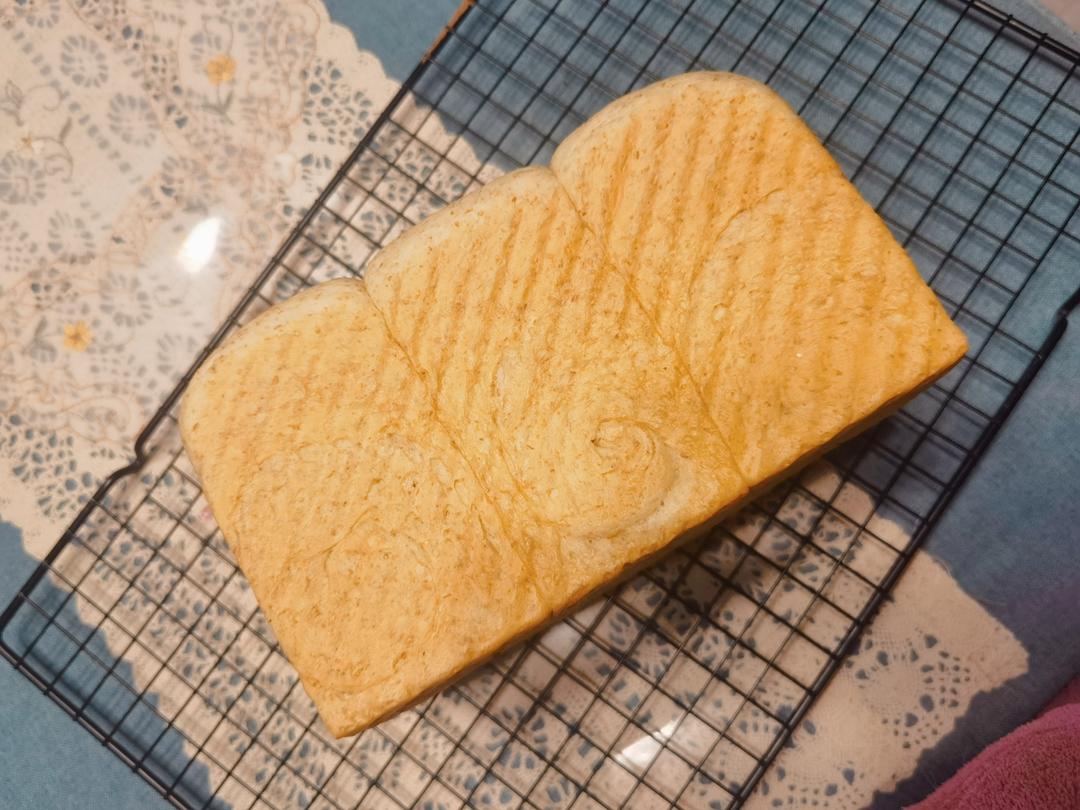 全家都爱吃的健康全麦吐司，新手也能做