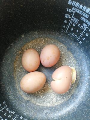减脂期间，福库电饭煲烤鸡蛋，补充蛋白事半功倍的做法 步骤2