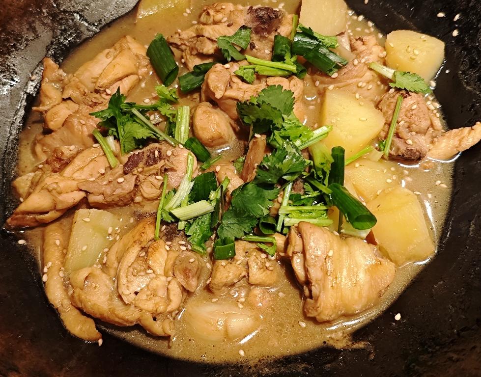 鸡腿炖土豆 上桌秒空盘 汤都喝干了！