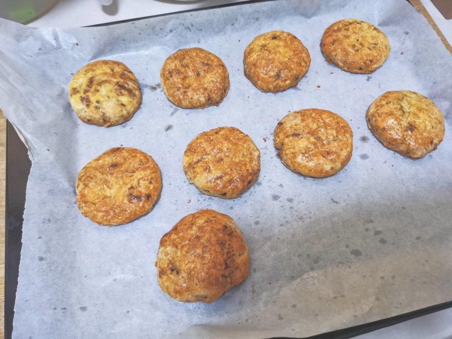 【视频】3分钟 奶油司康Scone(可能是世界上最快手的司康) 消耗淡奶油～