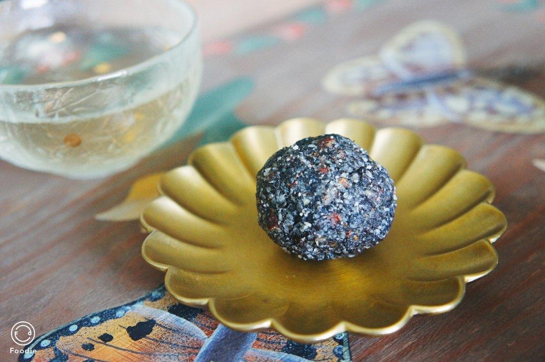 养颜乌发红枣芝麻丸