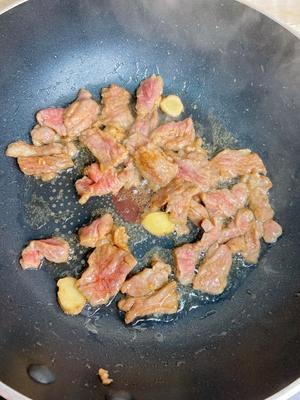 榨菜丝炒牛肉的做法 步骤1