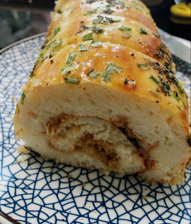 香葱肉松面包卷