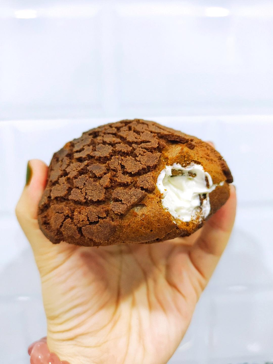 巧克力酥皮泡芙