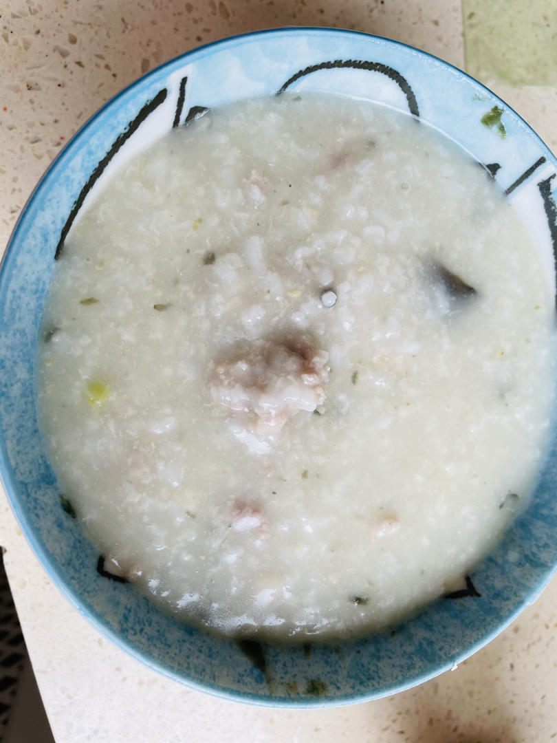 小美版皮蛋瘦肉粥