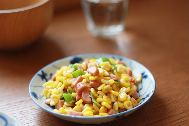 邓小牛做的火腿肠玉米粒