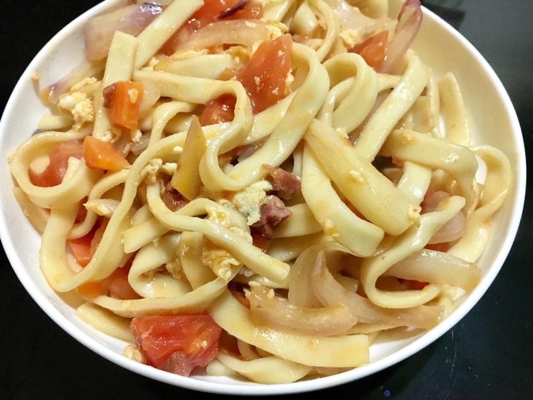 西红柿洋葱炒面