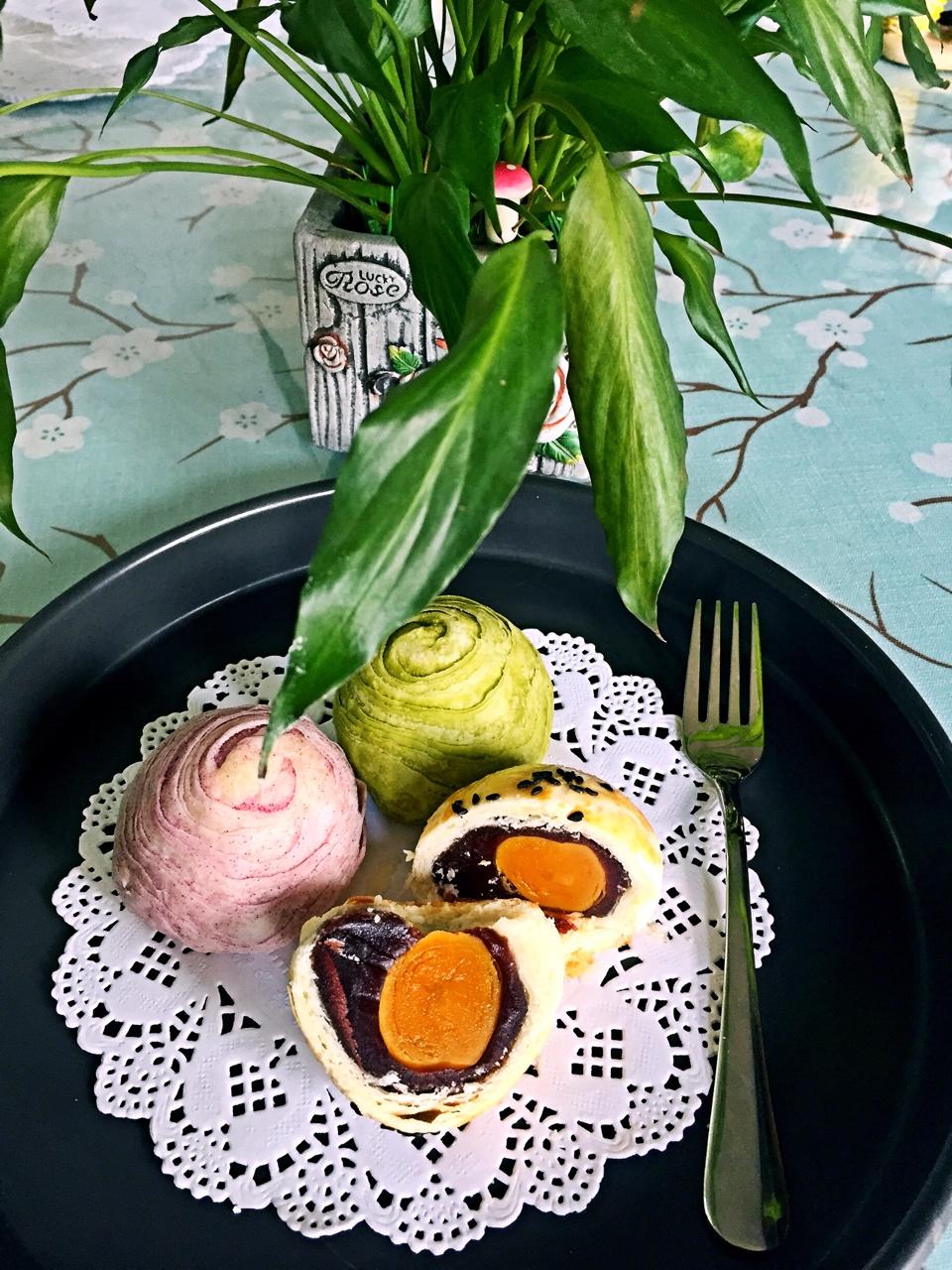 蛋黄酥~紫薯、抹茶、原味~花好月圆，中秋快乐~内附一次做六色蛋黄酥方法~