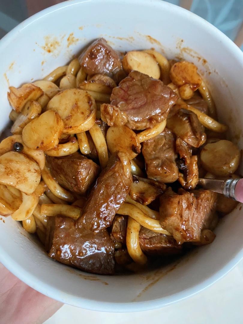 上桌秒光的黑椒牛肉乌冬面