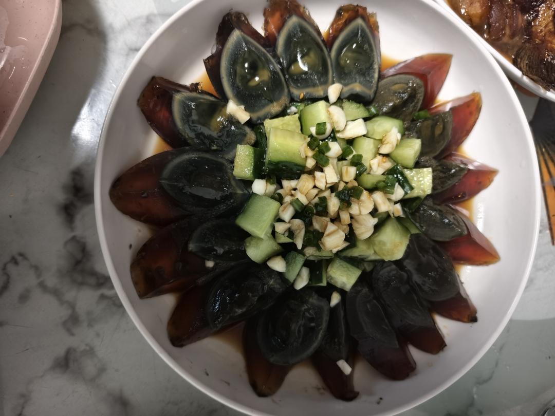 一看就会的‼️凉拌松花蛋黄瓜㊙️好简单