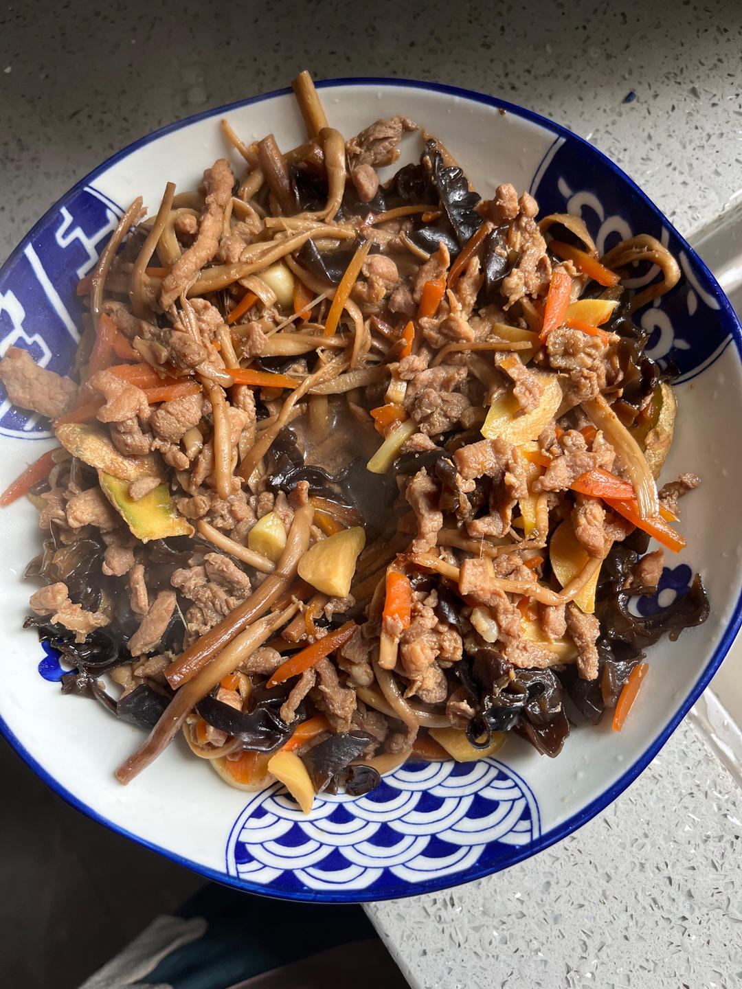 茶树菇炒腊肉