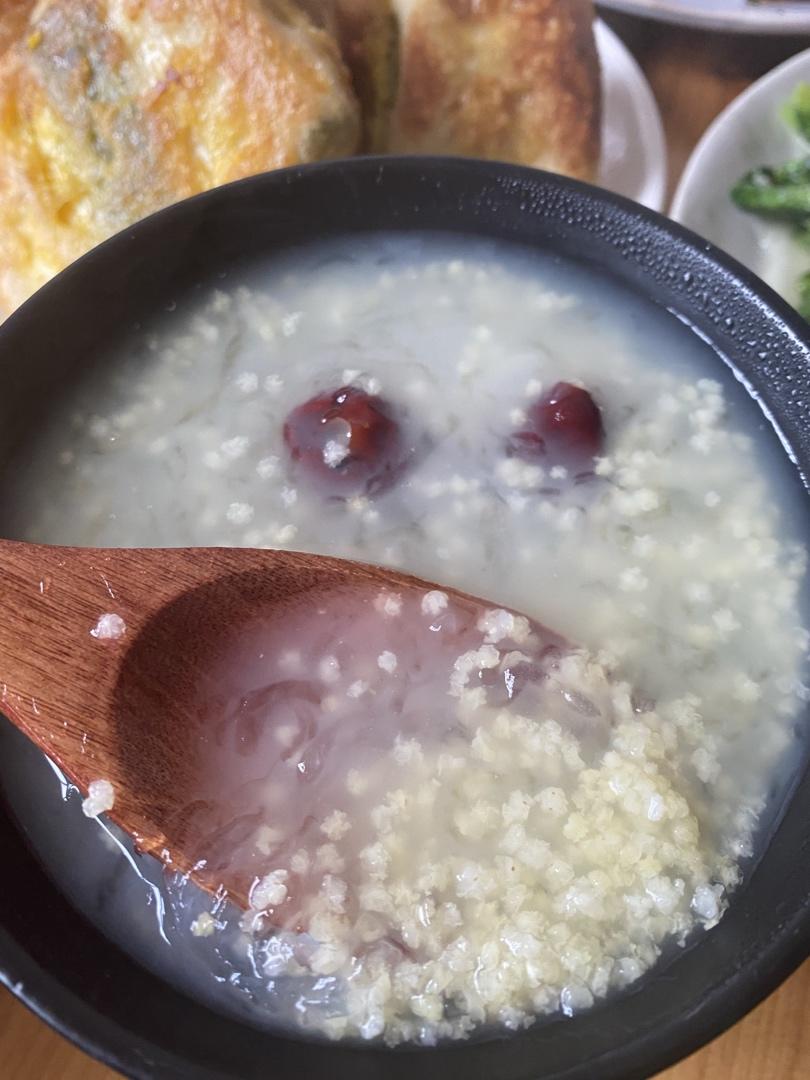 小米红枣燕窝粥