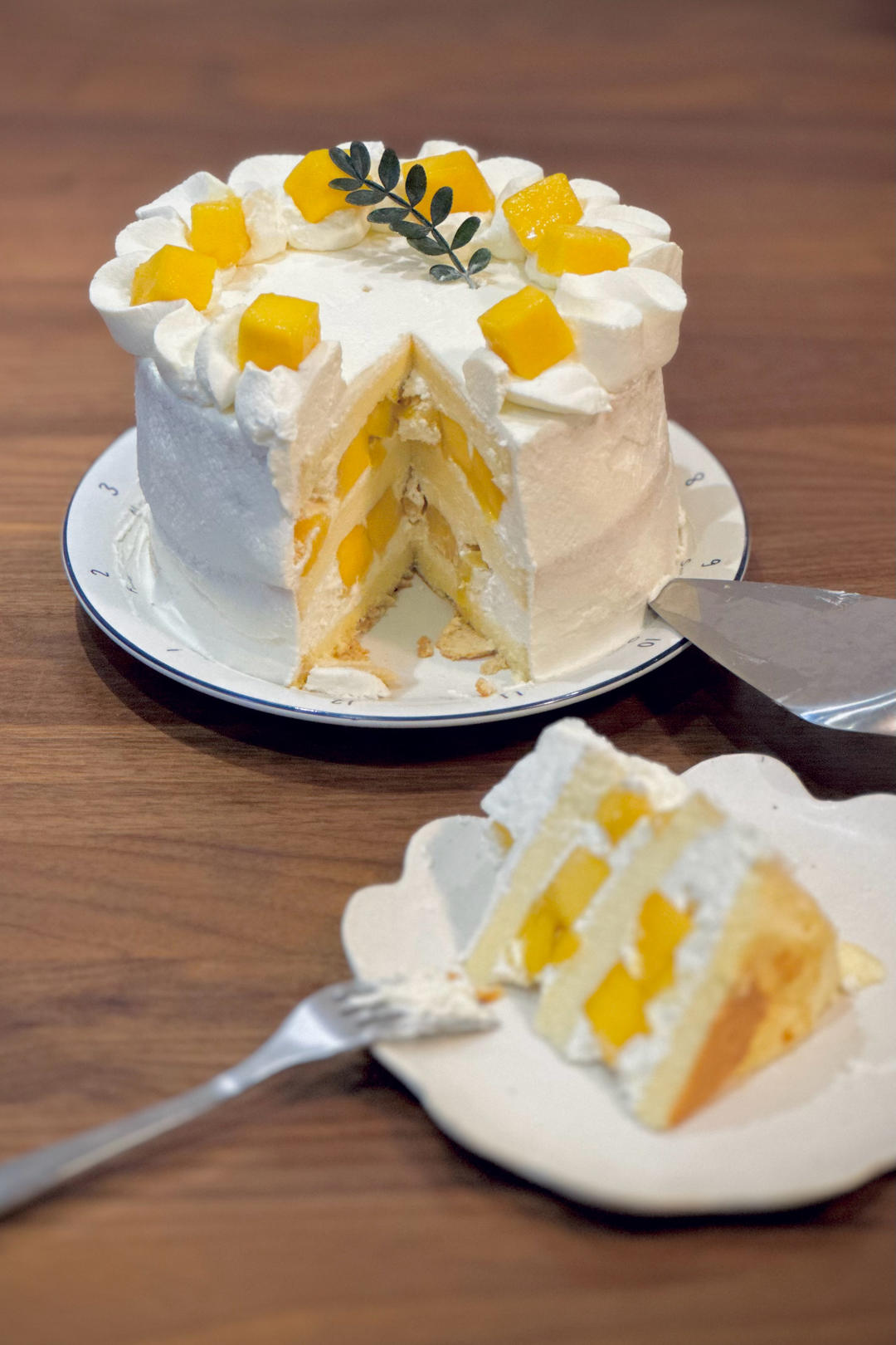 奶油草莓水果生日蛋糕（附戚风蛋糕 奶油打发教程）
