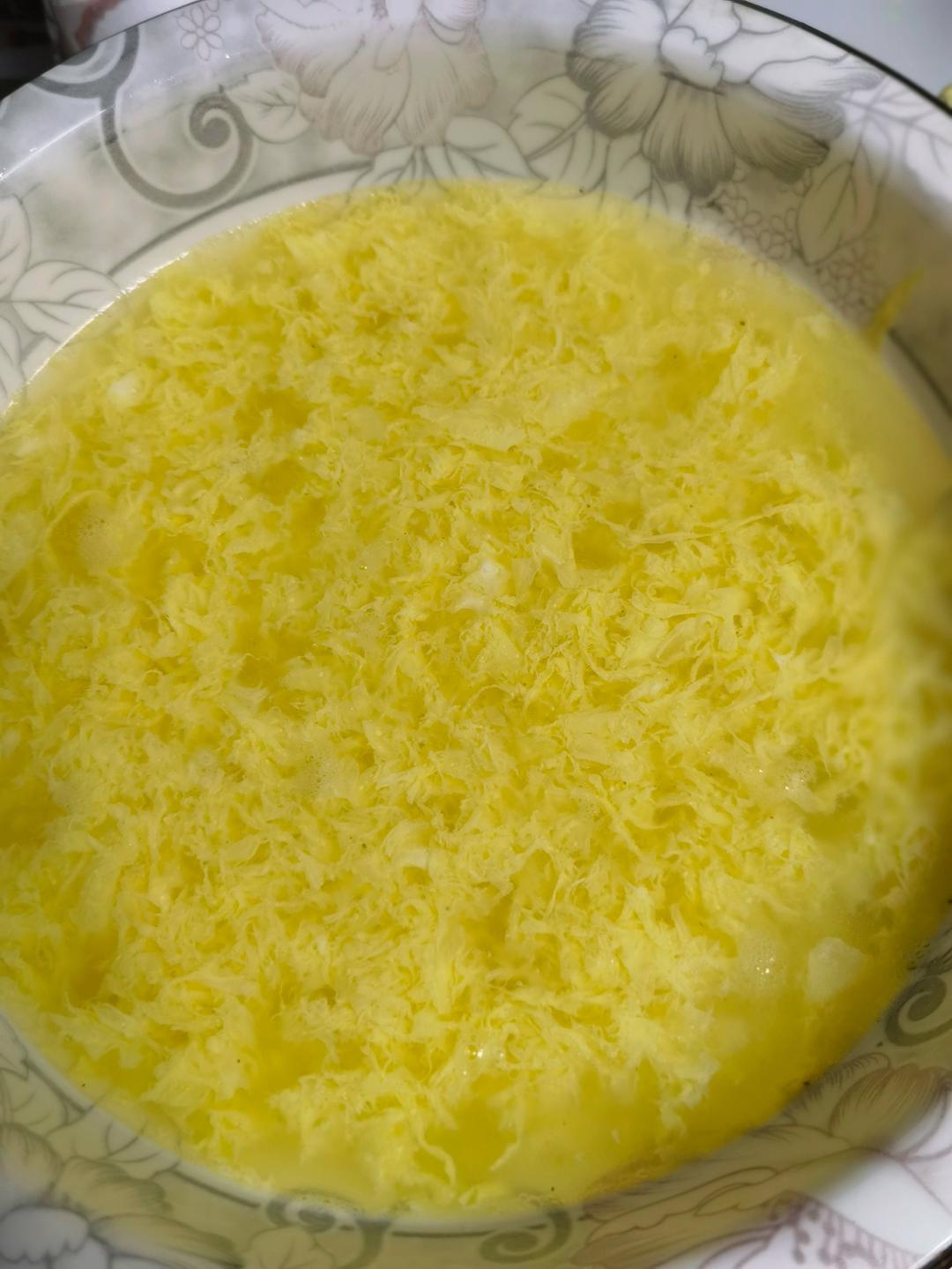 一碗漂亮又鲜嫩无比的基础蛋花汤