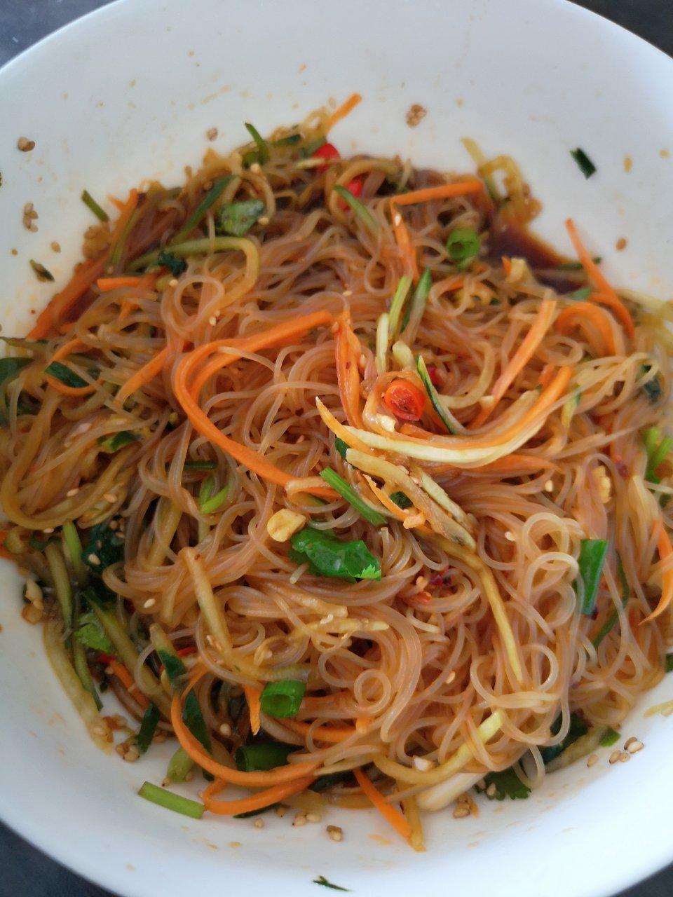 姵澄做的凉拌粉丝