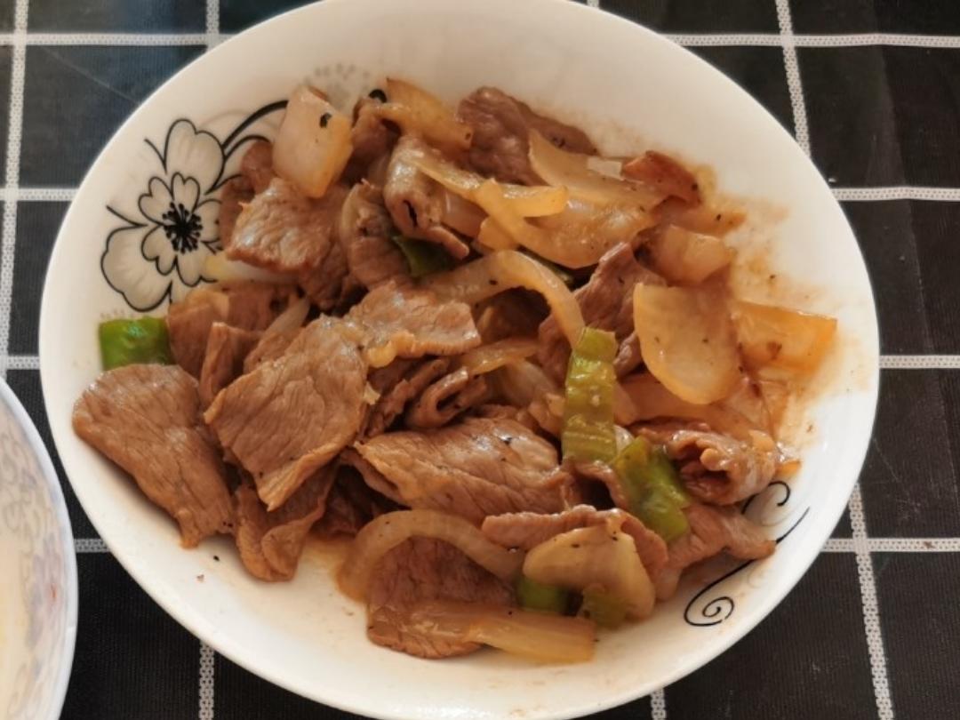 青椒洋葱炒牛肉丝