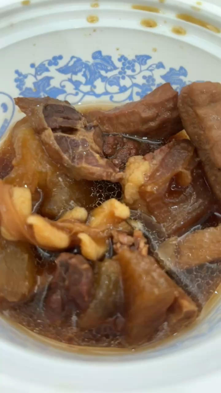 粤式萝卜腐竹牛腩煲（牛杂档味道）