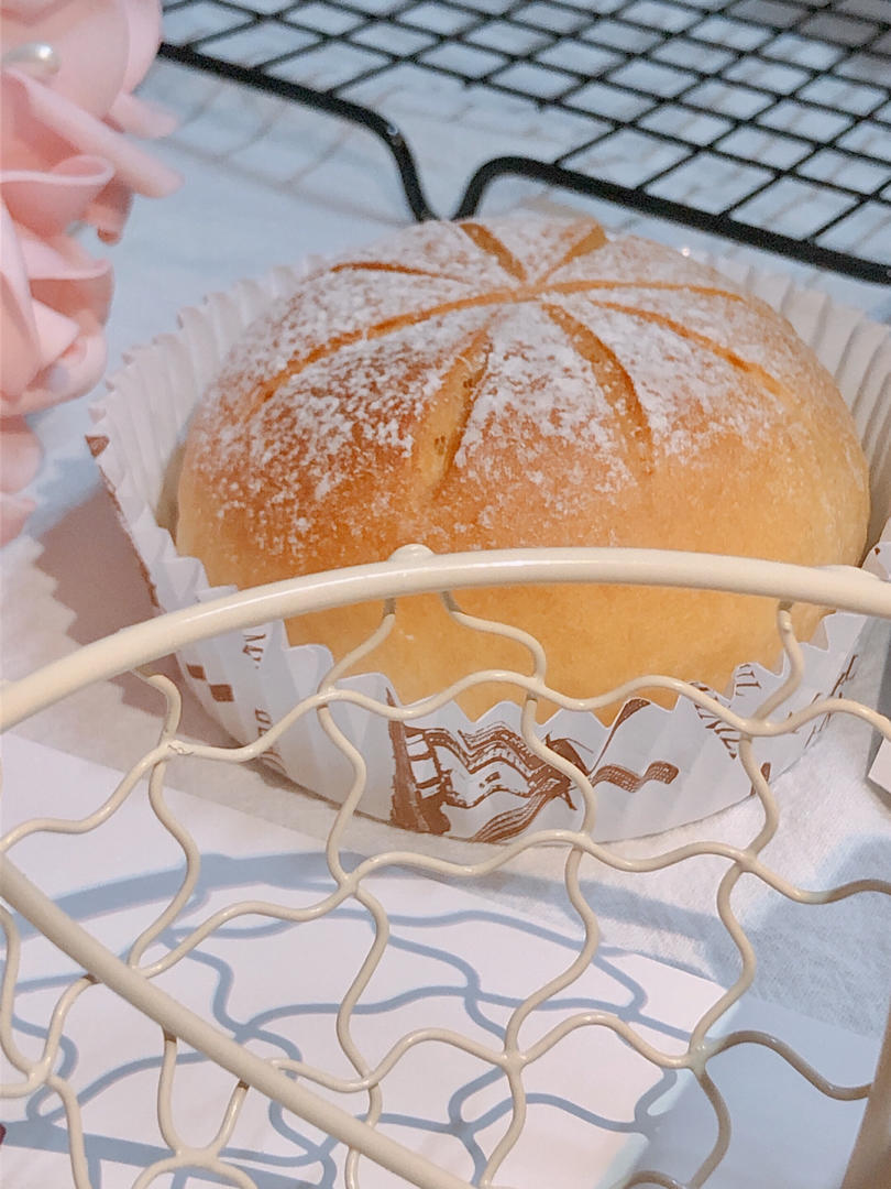 如棉花般松软的海苔肉松面包