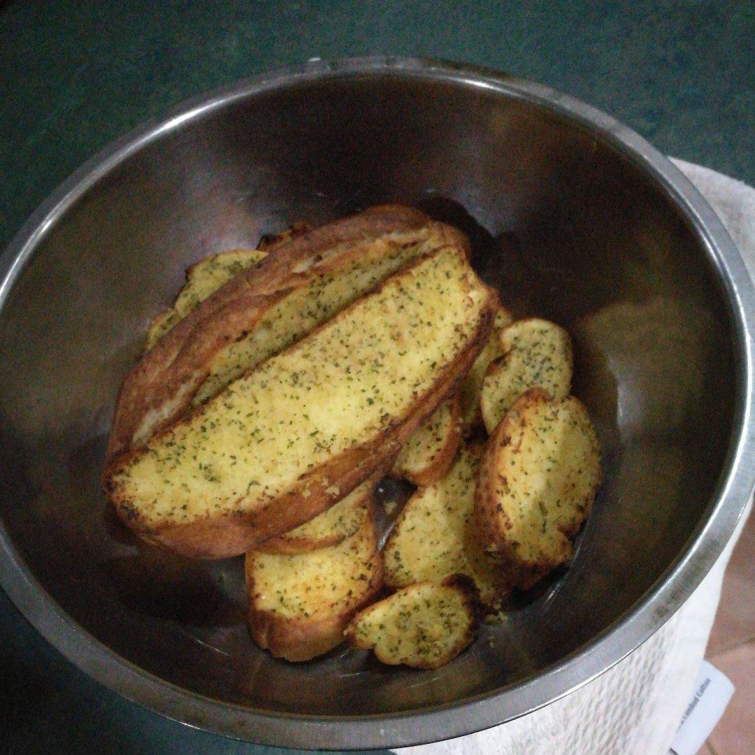 蒜香烤面包Garlic Bread