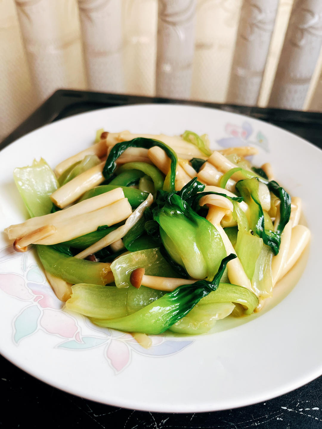 蘑菇炒油菜