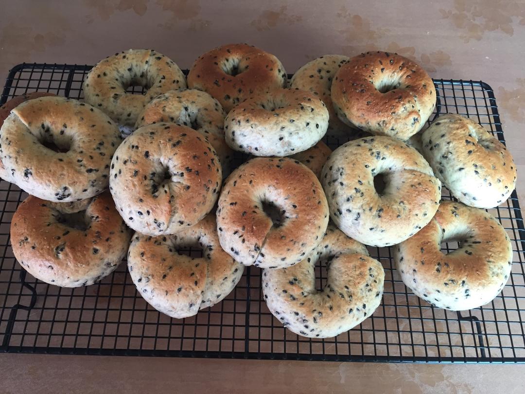 黑芝麻全麦贝果