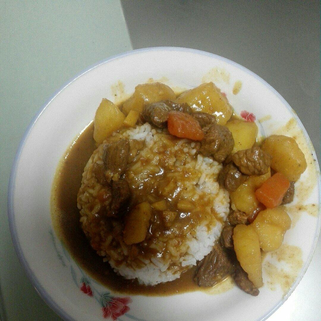 日式咖喱牛肉饭