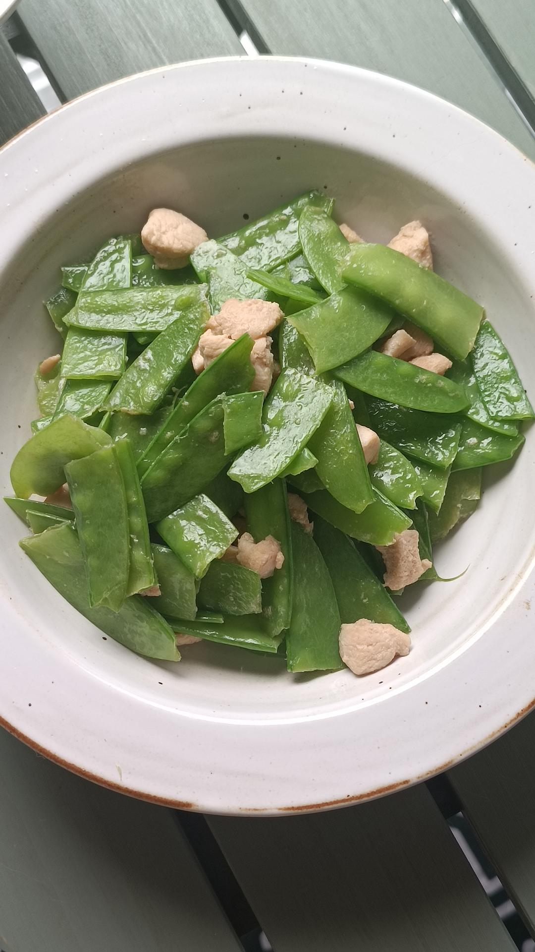 荷兰豆炒鸡丁+火龙果+无糖酸奶