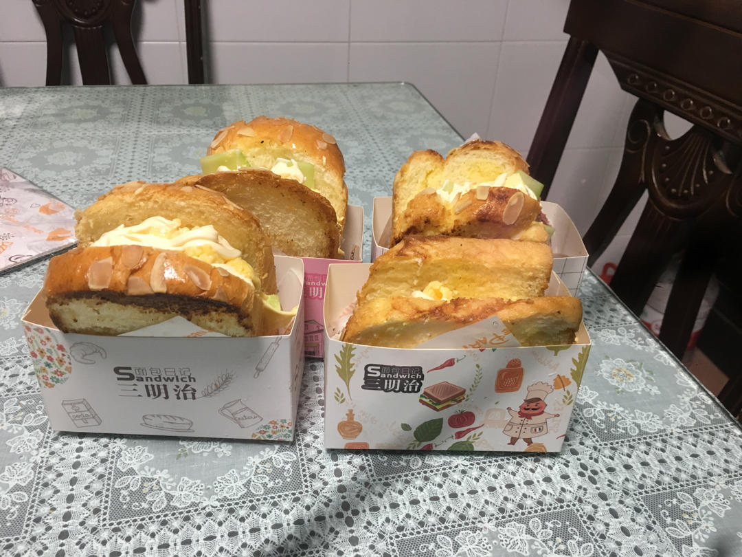 芝士厚蛋烧三明治