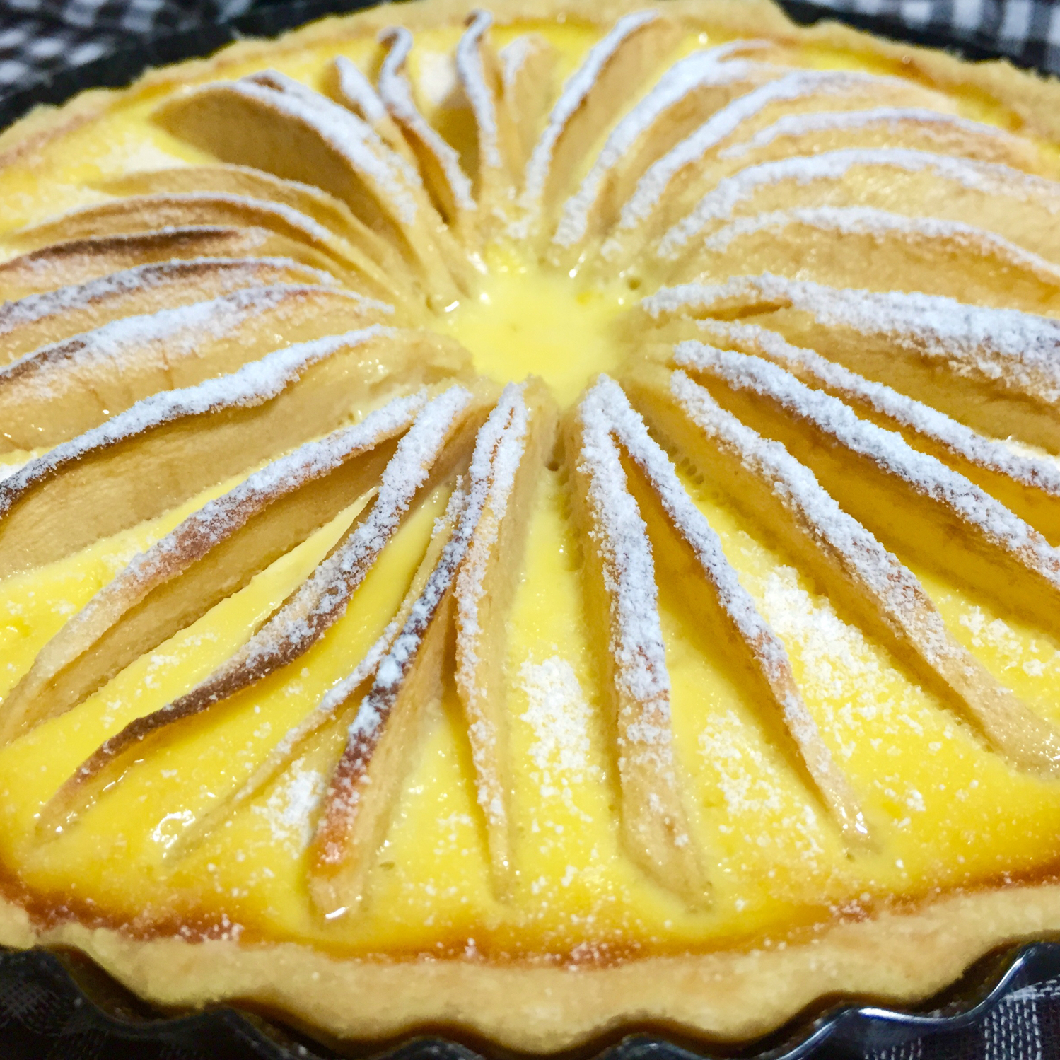 小宝贝812做的奶香苹果派