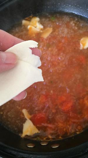 西红柿鸡蛋揪片汤的做法 步骤6