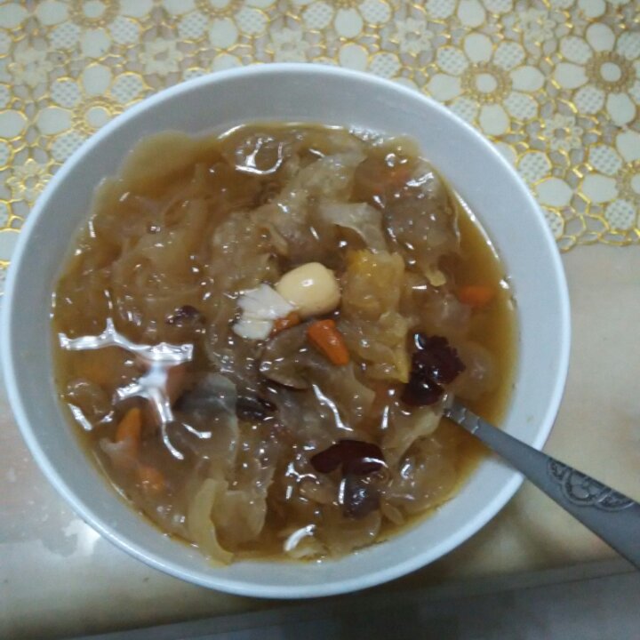 红枣银耳莲子羹