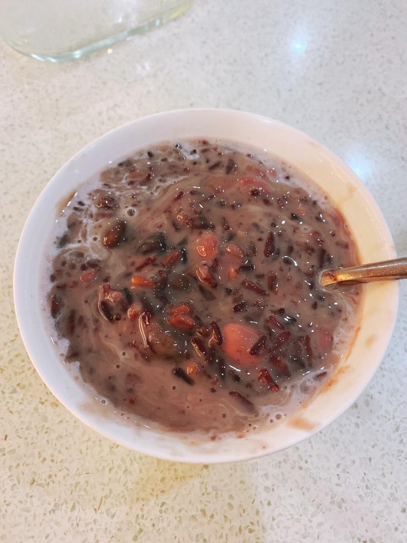 软糯又营养的黑糯米粥（电压力锅版一键操作）