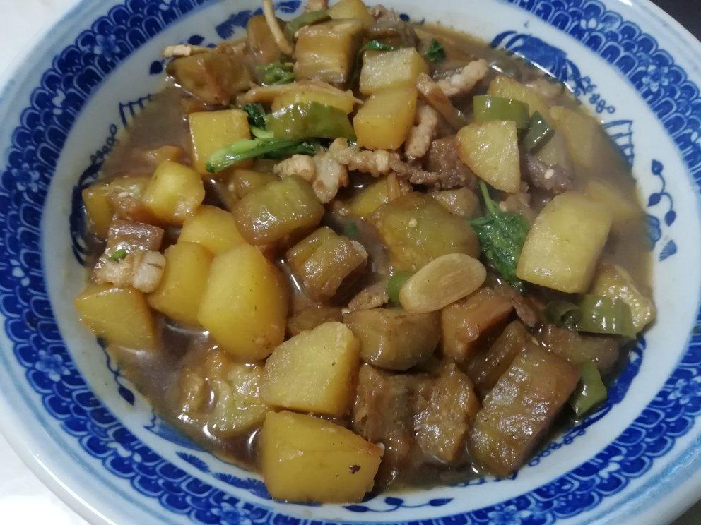 土豆炖茄子(东北菜)