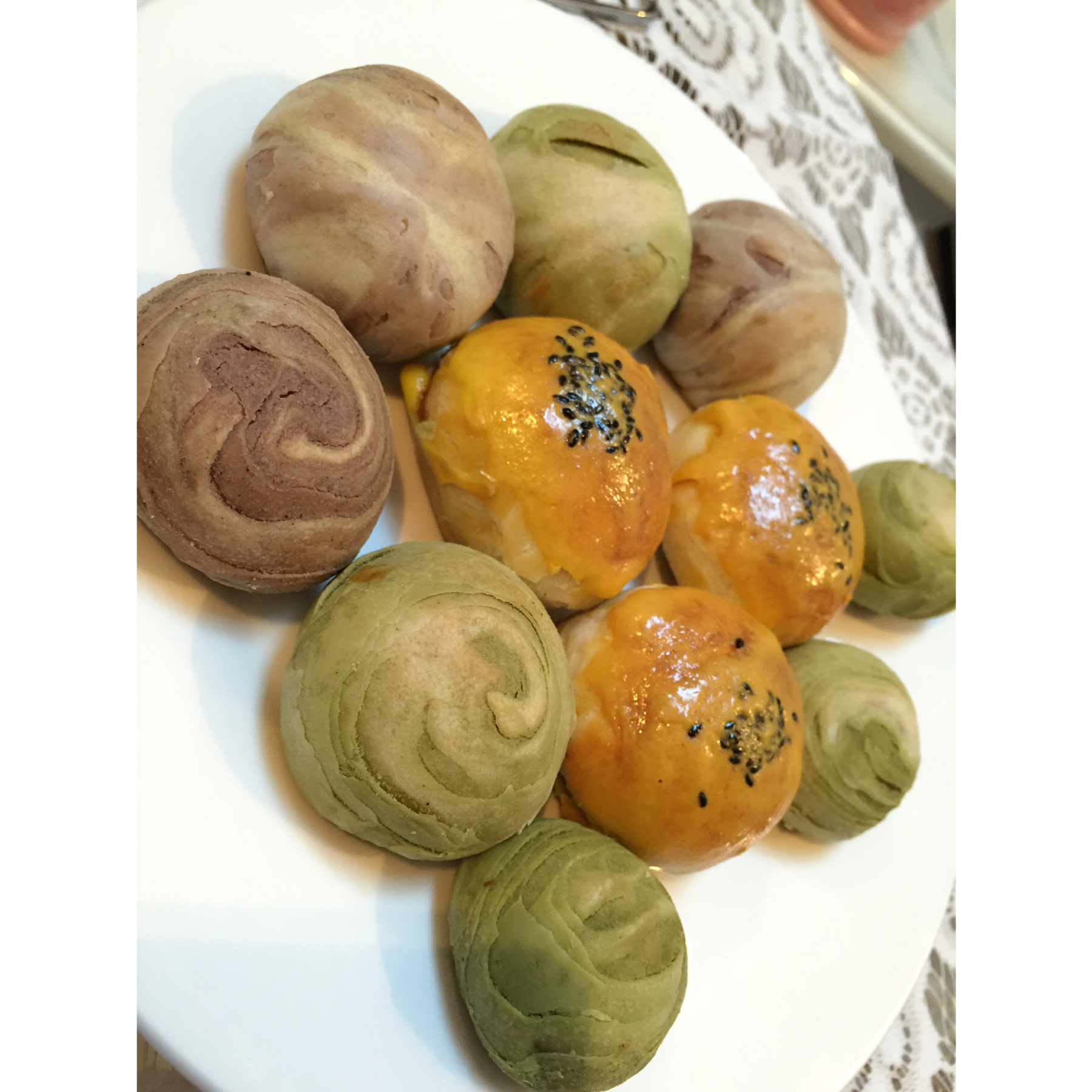 蛋黄酥~紫薯、抹茶、原味~花好月圆，中秋快乐~内附一次做六色蛋黄酥方法~