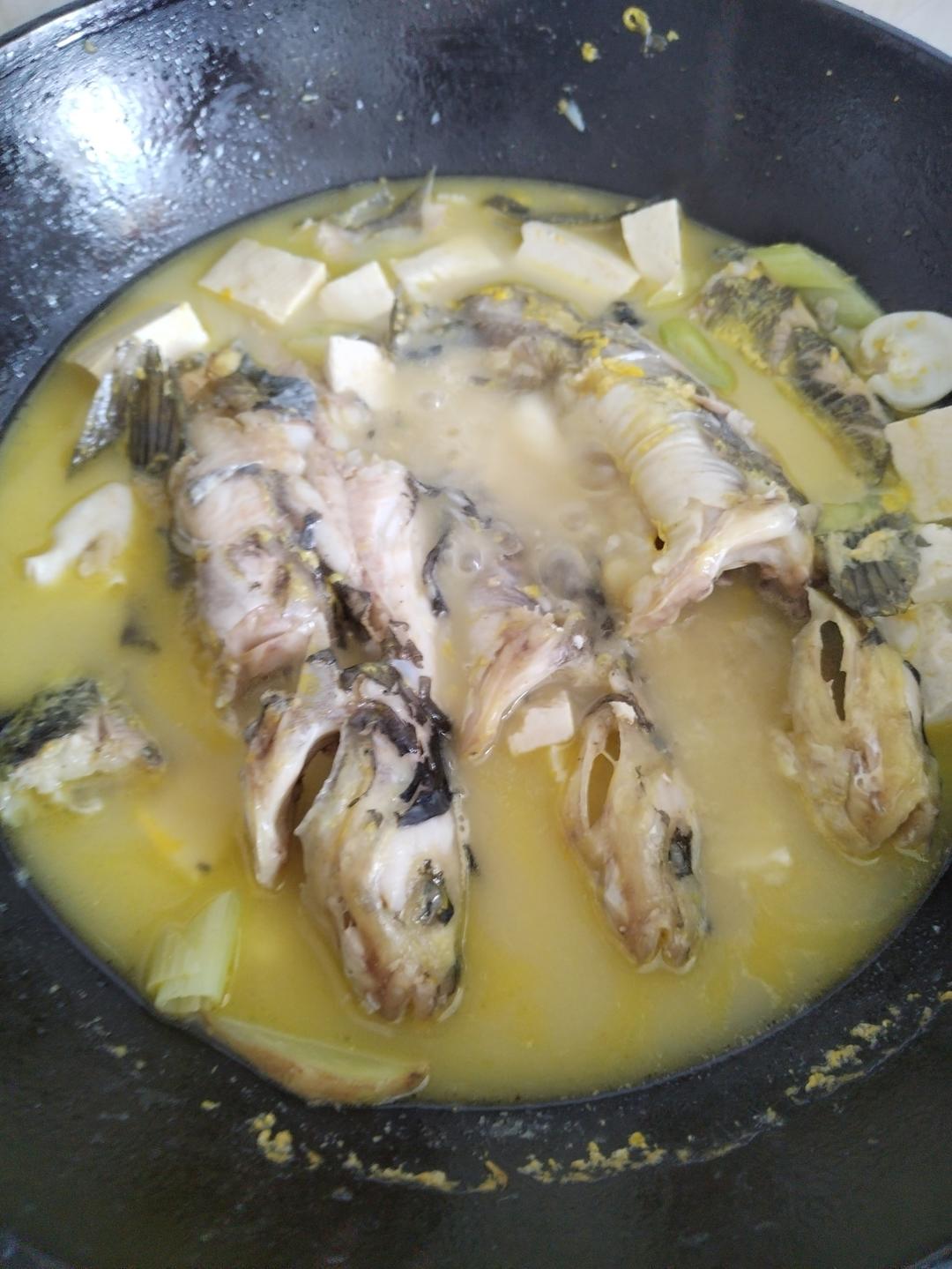 昂刺鱼豆腐汤（黄辣丁）