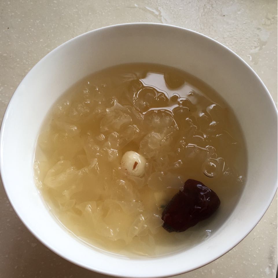 红枣银耳莲子羹